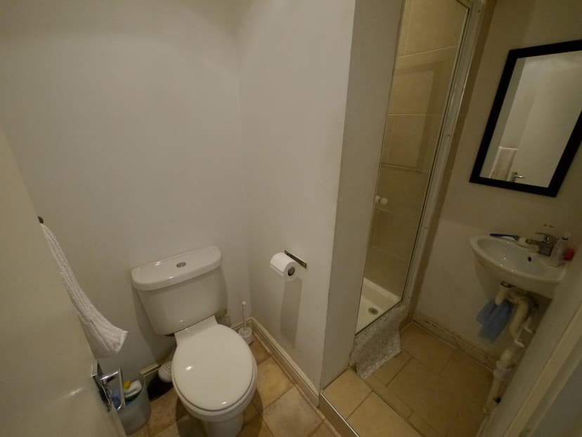 Flat 4, 24 Blenheim Square, Leeds - Image 5