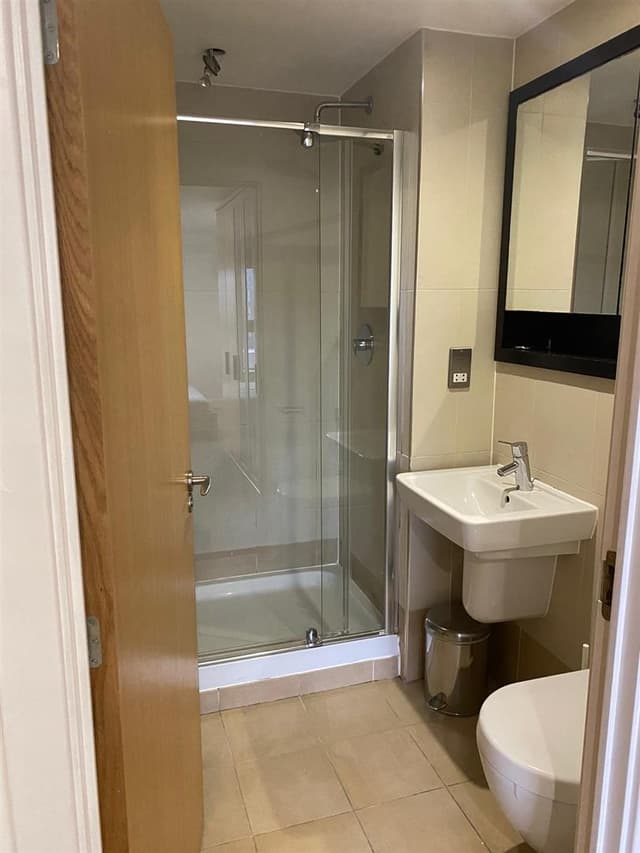 Flat 61, Mackenzie House Chadwick Street, Hunslet - Image 5