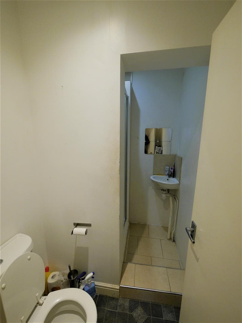 Flat 3, 24 Blenheim Square, Leeds - Image 7