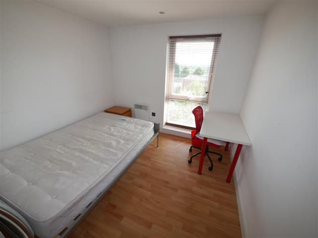 Flat 16, Holborn Central Rampart Road, Leeds - Image 4
