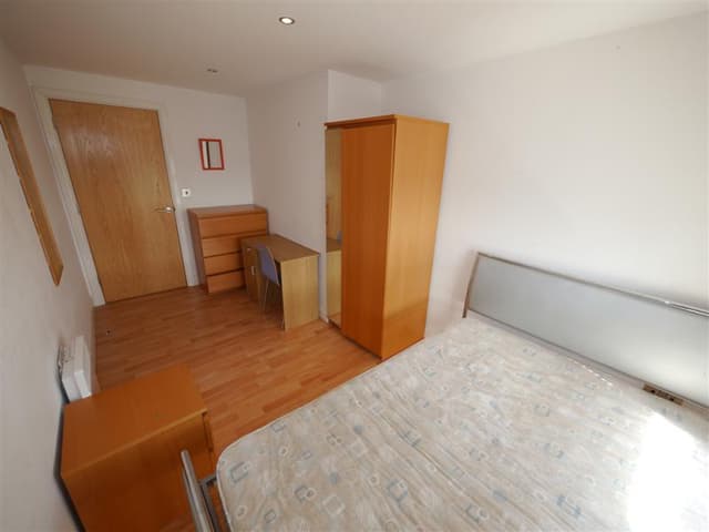 Flat 16, Holborn Central Rampart Road, Leeds - Image 8