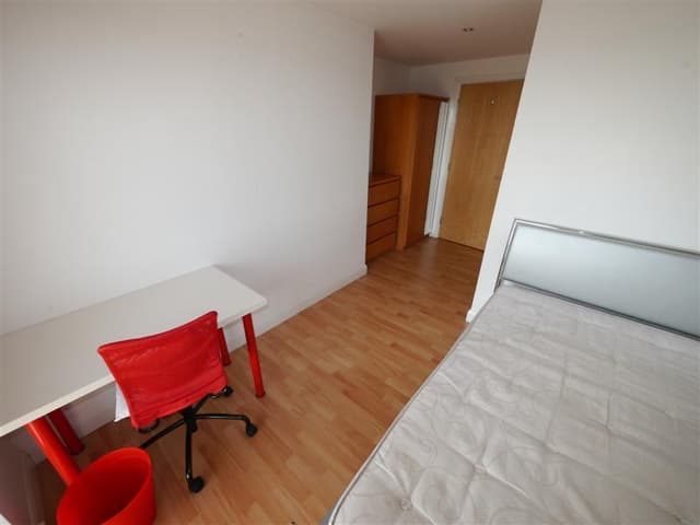 Flat 16, Holborn Central Rampart Road, Leeds - Image 9