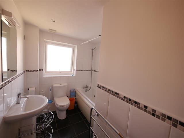 Flat 19, Holborn Central Rampart Road, Leeds - Image 3