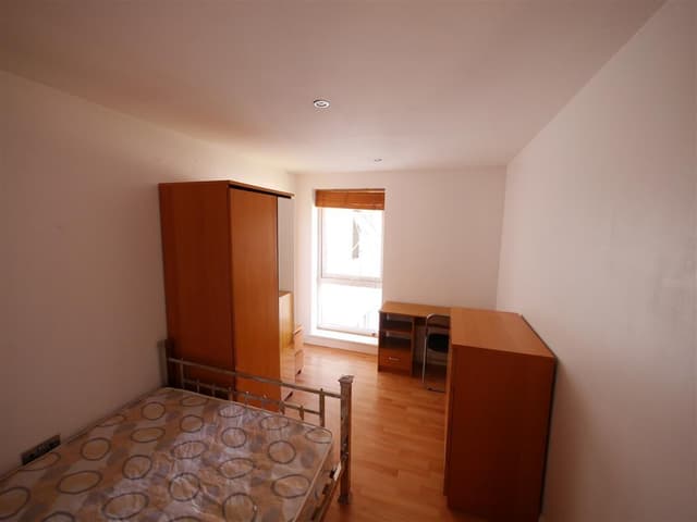 Flat 19, Holborn Central Rampart Road, Leeds - Image 4