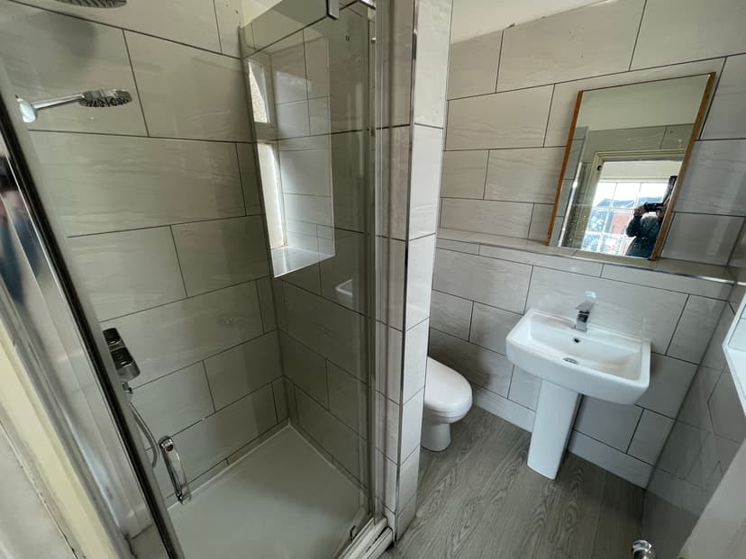 Flat 4, 37 Hanover Square, Leeds - Image 5