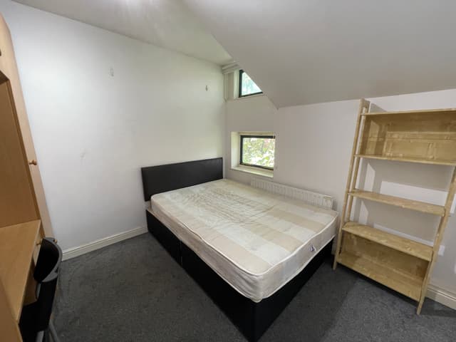 Flat 8, 69 Clarendon Road, Leeds - Image 6