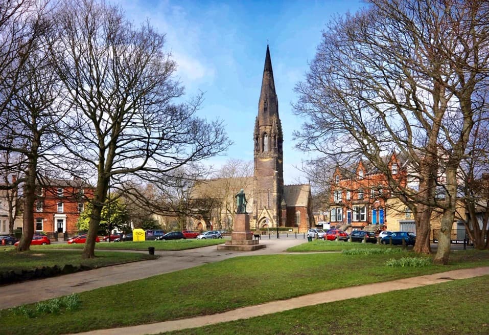 18 Hyde Park Corner, Moor View