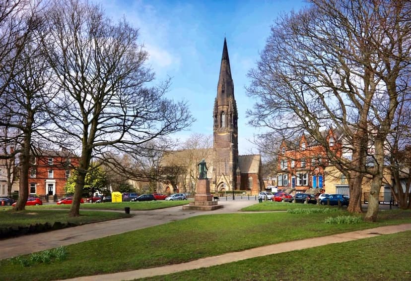 18 Hyde Park Corner, Moor View - Image 1