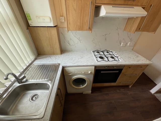 10 Harold Walk, Leeds - Image 3