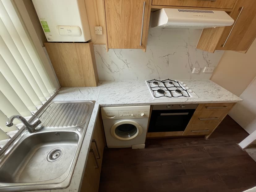 10 Harold Walk, Leeds - Image 3