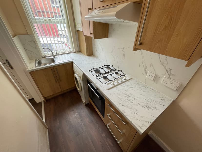 10 Harold Walk, Leeds - Image 4