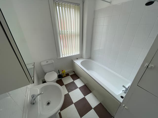 10 Harold Walk, Leeds - Image 5