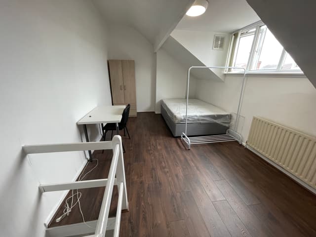 10 Harold Walk, Leeds - Image 9