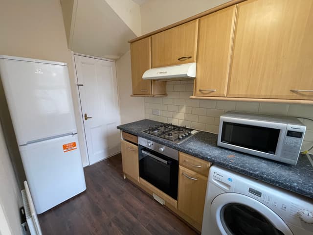 47 Harold View, Leeds - Image 4