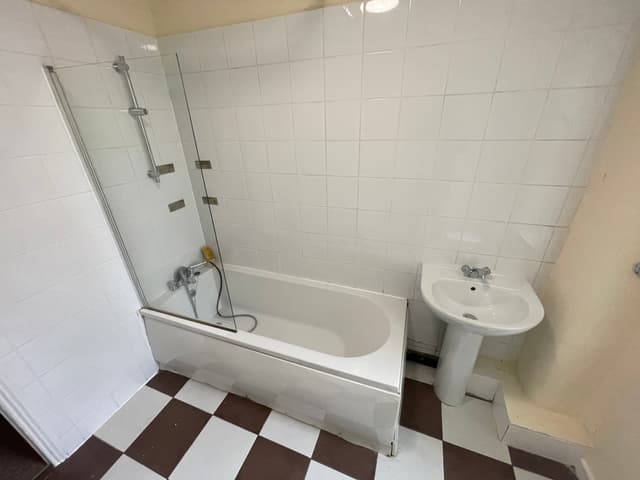 47 Harold View, Leeds - Image 6