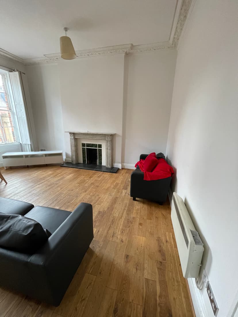 Flat 2, 37 Hanover Square, Leeds - Image 4