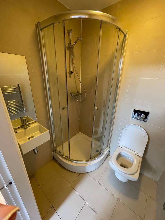 Flat 2, 37 Hanover Square, Leeds - Image 10