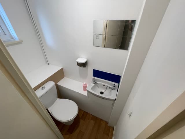 23 Kendal Close, Leeds - Image 4