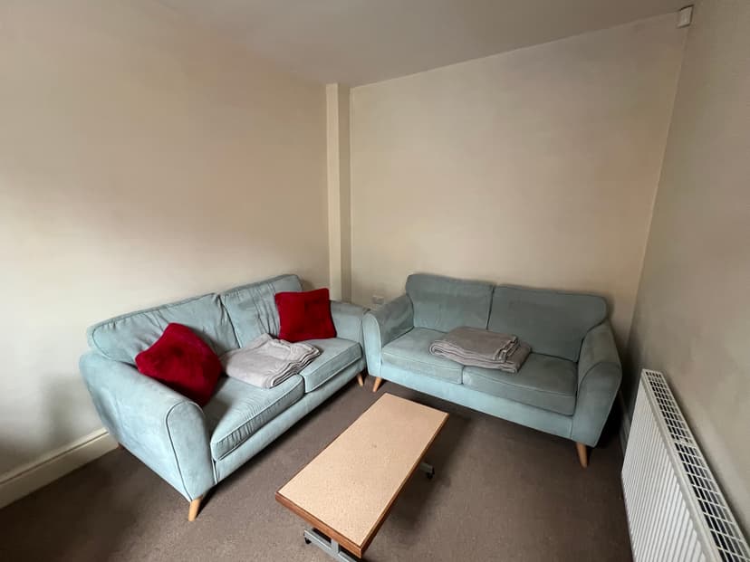 19 Harold Road, Leeds - Image 1