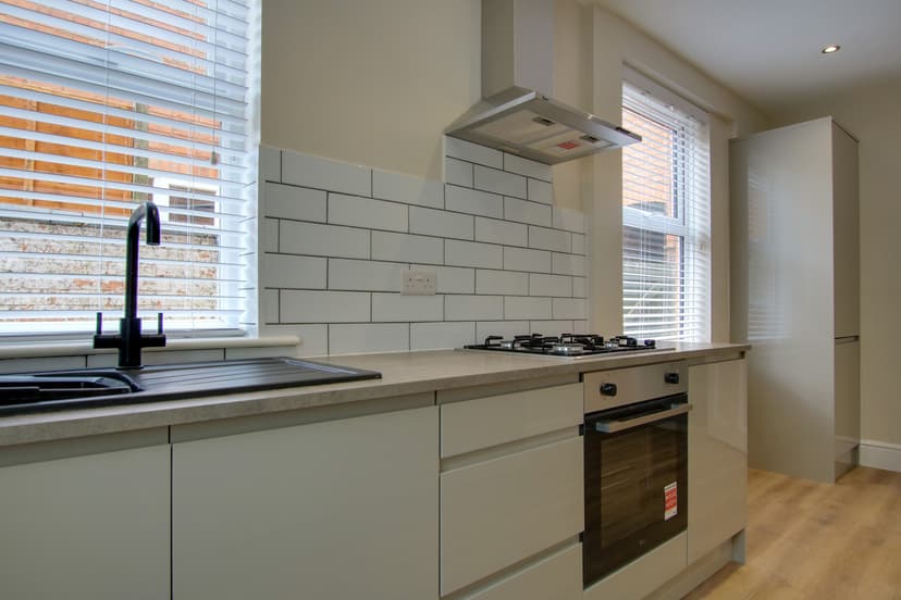 74 Adderley Road, Leicester - Image 3