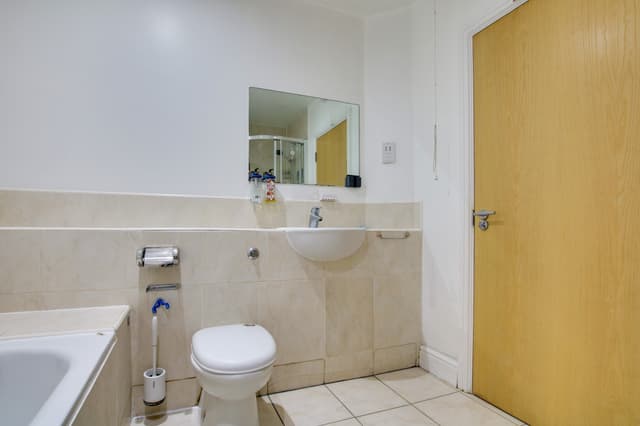 Flat 6, Princess House, 26 De Montfort Street - Image 16