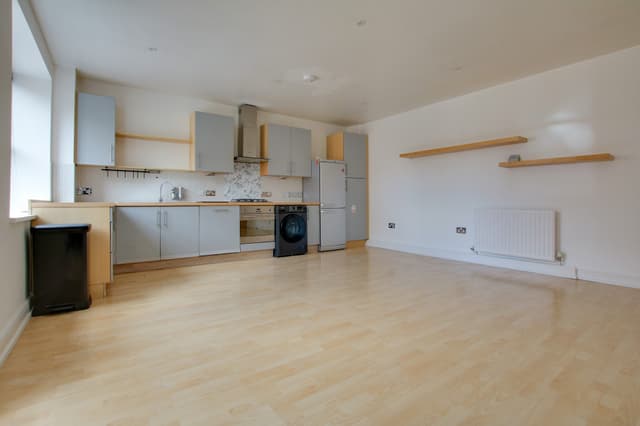 Flat 6, Princess House, 26 De Montfort Street - Image 8