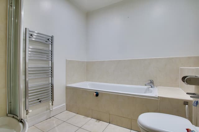 Flat 6, Princess House, 26 De Montfort Street - Image 17