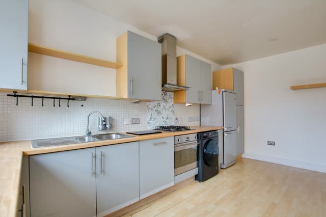 Flat 6, Princess House, 26 De Montfort Street - Image 11
