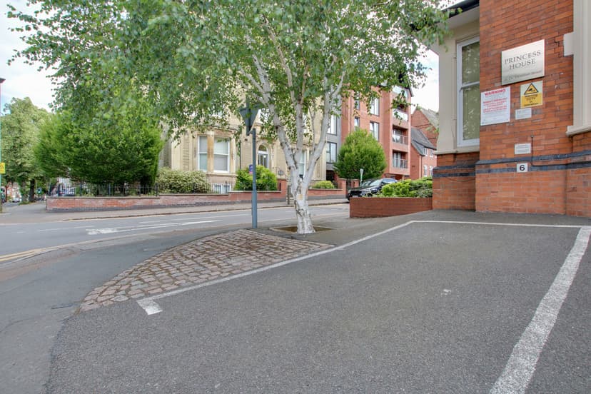 Flat 6, Princess House, 26 De Montfort Street - Image 32