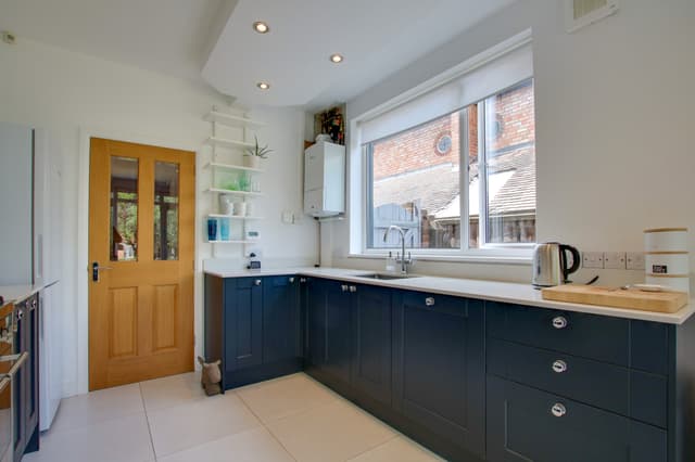 99 Shanklin Drive, Leicester - Image 10