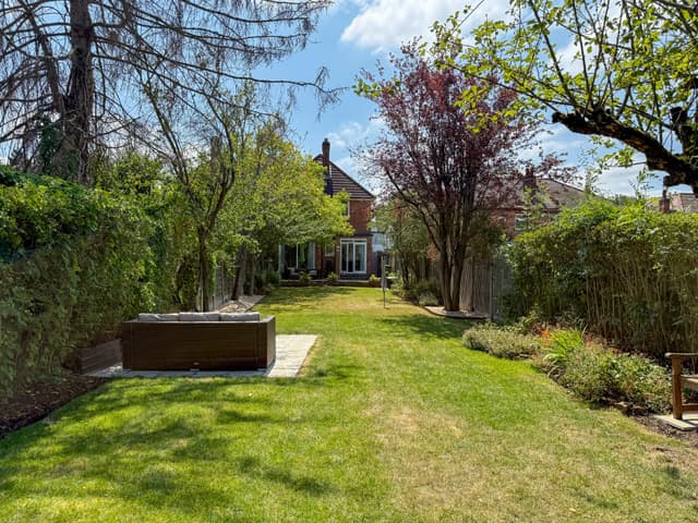 99 Shanklin Drive, Leicester - Image 28