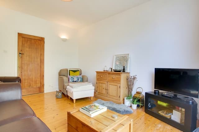 99 Shanklin Drive, Leicester - Image 8