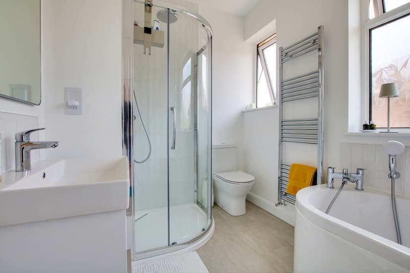 99 Shanklin Drive, Leicester - Image 23