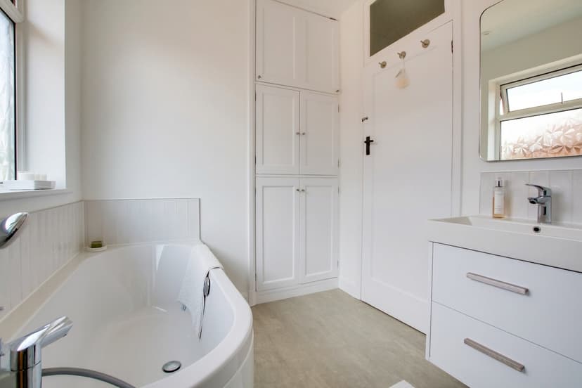 99 Shanklin Drive, Leicester - Image 24