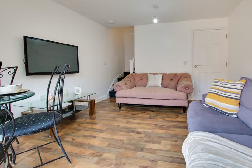 19 Blue Fox Close, Leicester - Image 5