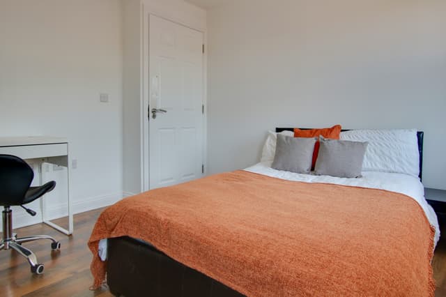 19 Blue Fox Close, Leicester - Image 19