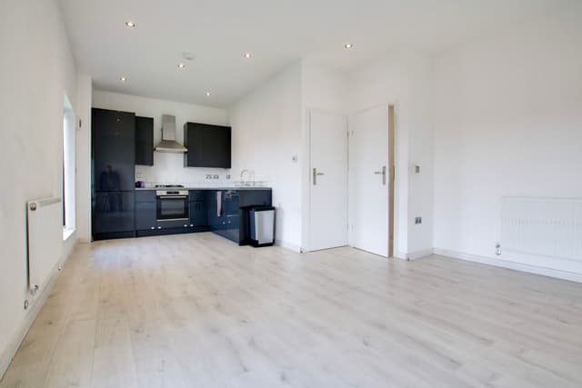 Apt 4, Tilton Apartments, 55 Coleman Road - Image 12