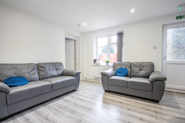 2 Sage Road, Leicester - Image 6