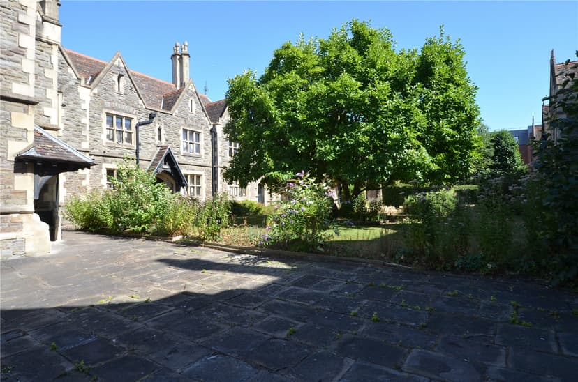 15 Barstaple House, Old Market Street - Image 8