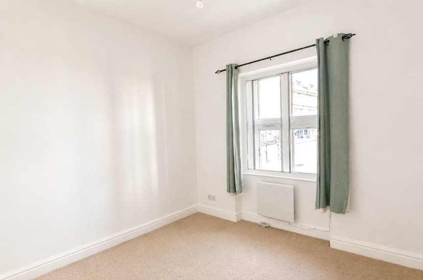 15 Barstaple House, Old Market Street - Image 1