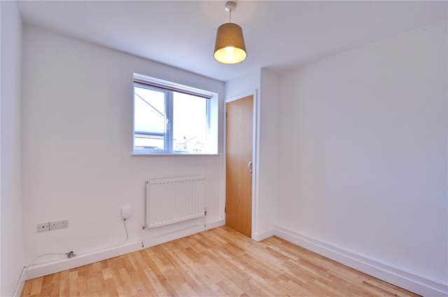29a, Church Leaze - Image 3