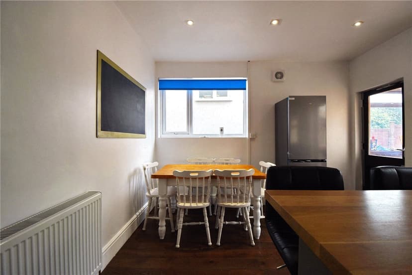 Room 3, Kingsholm Road - Image 6