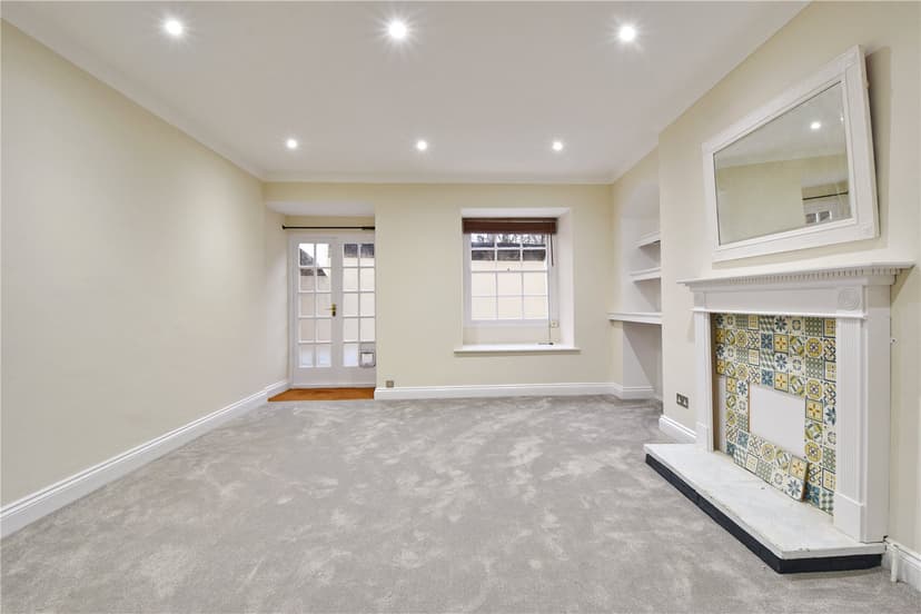 Basement Flat, Bellevue - Image 7