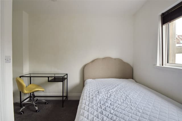 2A, Newbridge Road - Image 8