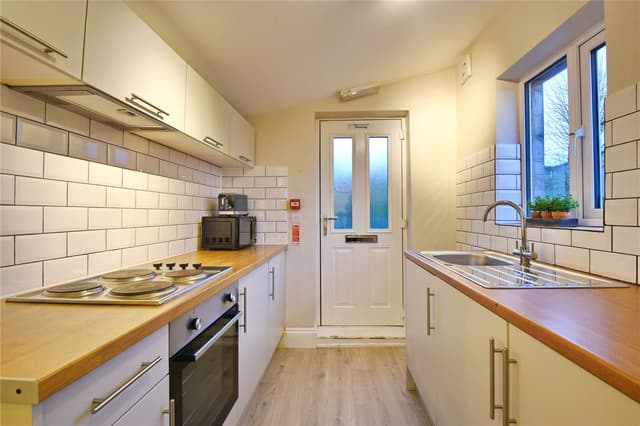 2A, Newbridge Road - Image 6