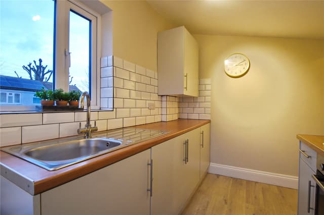 2A, Newbridge Road - Image 4