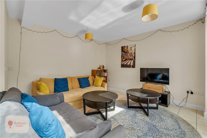 Room 1, Frome Valley Road - Image 11