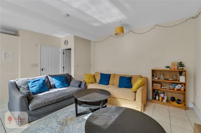 Room 1, Frome Valley Road - Image 10