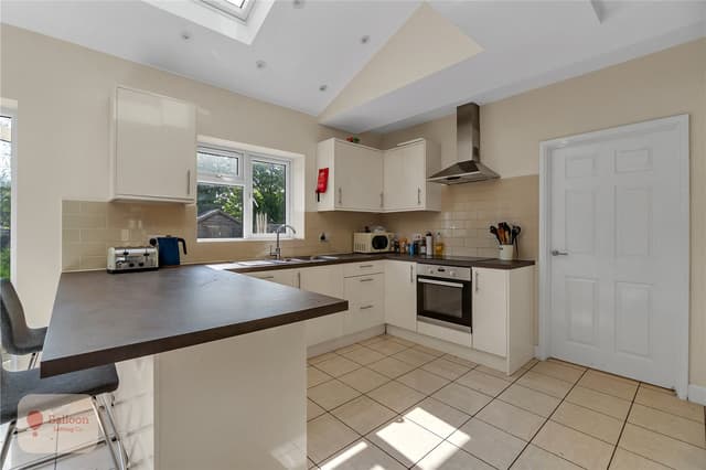 Room 1, Frome Valley Road - Image 9