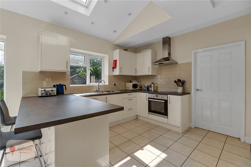 Room 1, Frome Valley Road - Image 9